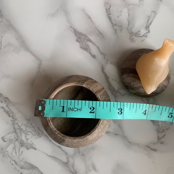 Vintage Carved Butterscotch Finial Bird Round Trinket Box - Picture 5 of 8